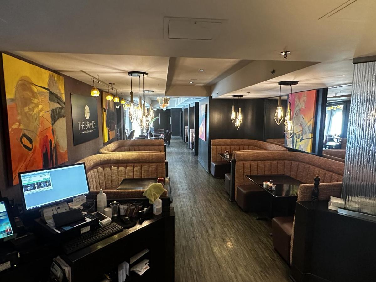 Luxury Two Queen Beds Condo - Grande Rockies Resort Indoor Parking Pool Hot Tub Gym Canmore Ngoại thất bức ảnh